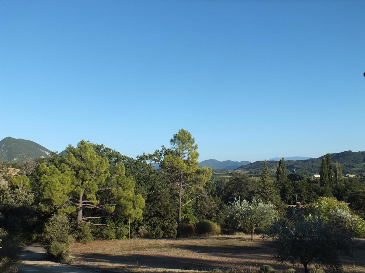 Une Ronce Sous Le Figuier Rousset-les-Vignes Esterno foto